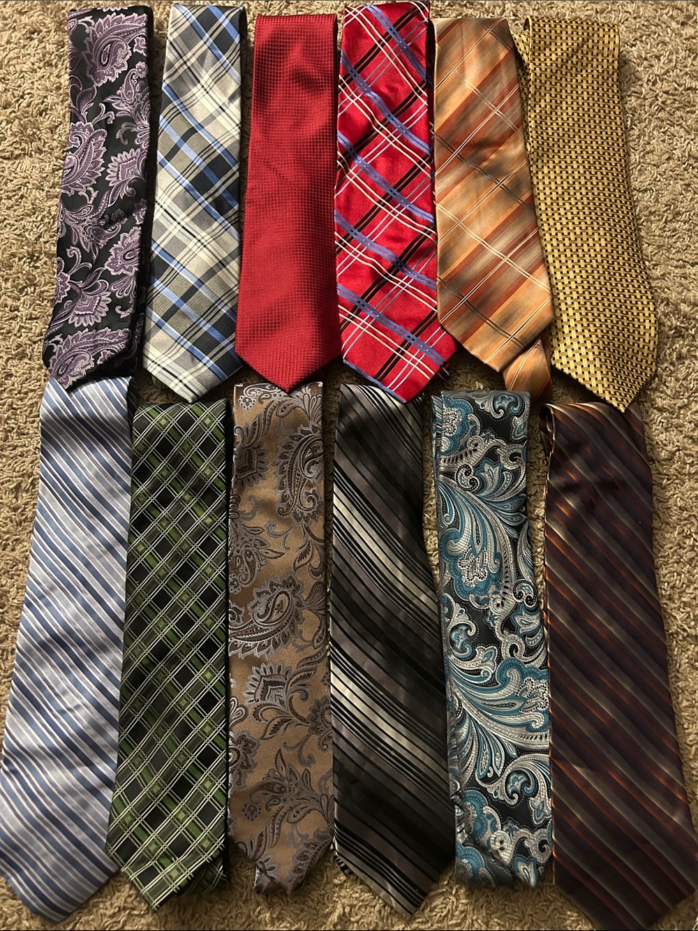 12 Men's Assorted Pattern Ties and tie holder